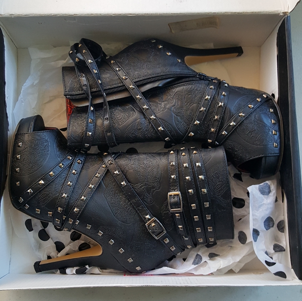 Ironfist Manslayer platform bootie